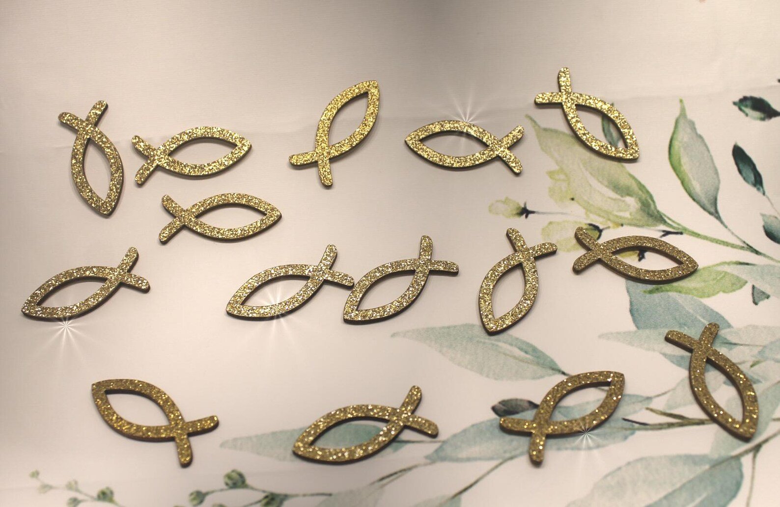 Wunderschöne Holzfische gold – natürliche Deko für Bastelarbeiten & Deko,15 Stück Design 10