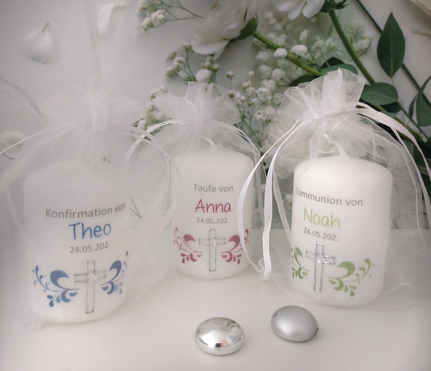 Gastgeschenk Kerze „Kruz mit Strassstein“ im Organzasäckchen, zum kleinen Preis! Design 312